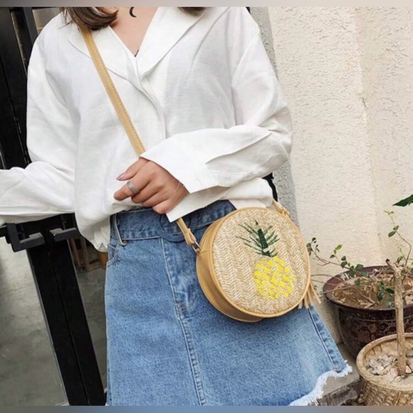 ✨ New ✨Small Pineapple Straw Purse 🍍 - Picture 5 of 6